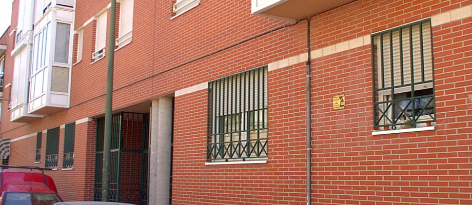 Edificio de ladrillo rojo